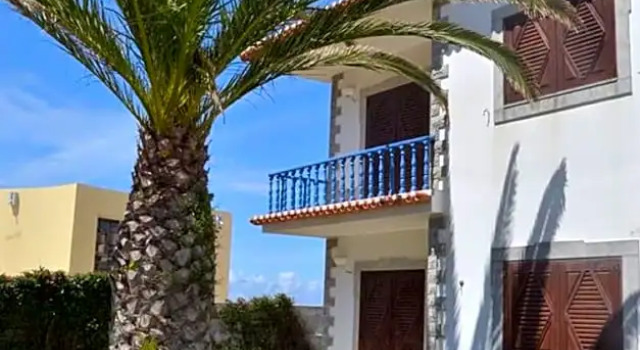 Santa Beach House, Rezervovat Hotel Hotely v Oeste s parkováním, Parkování