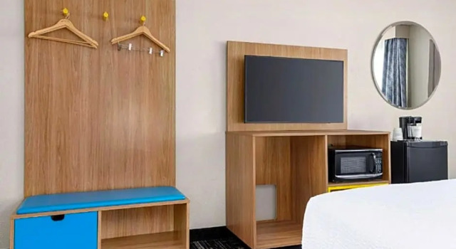 Номер Standard Days Inn by Wyndham Paris