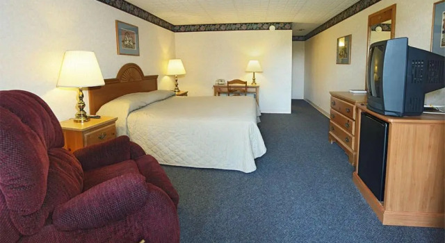 Четырёхместный номер Standard Quality Inn Lancaster