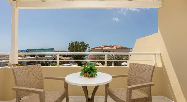 Номер Superior с балконом Esperia Hotel