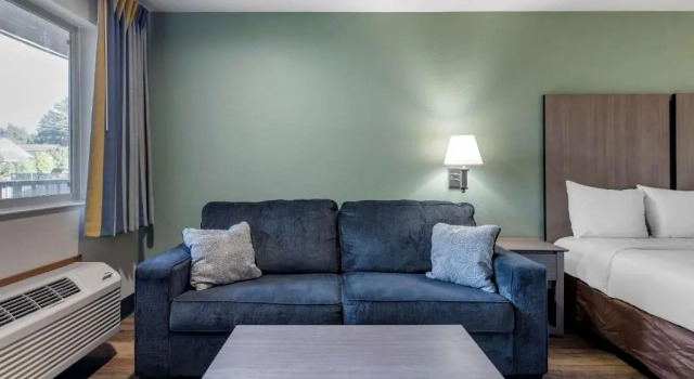 Люкс Econo Lodge Portland Airport