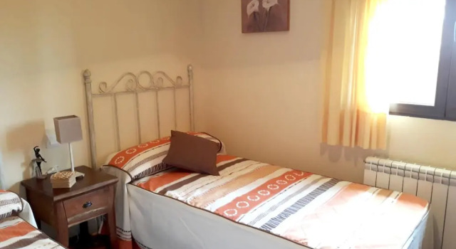House With 3 Bedrooms in Candeleda, With Wonderful Mountain View and Enclosed Garden, Забронировать Отель Канделеда Valle del Tiétar