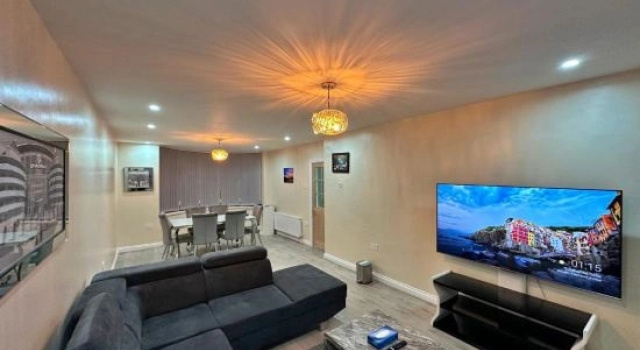 Full Home in Heywood Street near Cheetham Hill, Забронировать Отель Отели Хейвуд 4 звезды, 4*