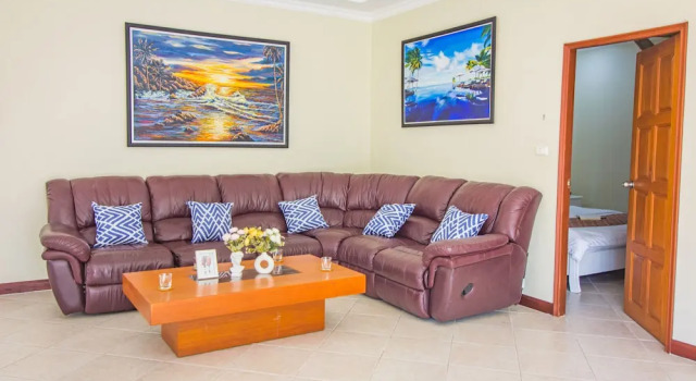 2 Bed Majestic Villa Near Beach