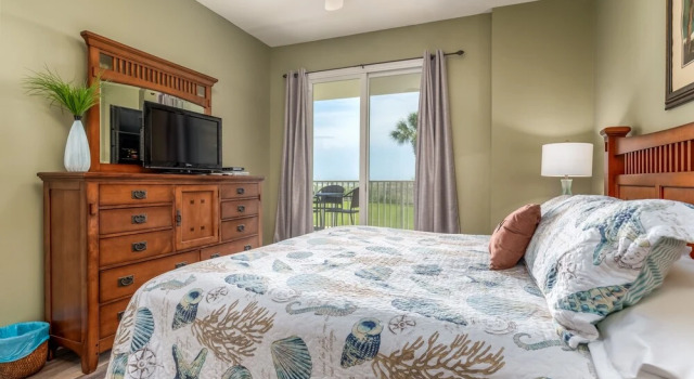 Footprints In The Sand - Beautiful First Floor Walk-out Is Only Steps To The Pool And Beach Boardwalk! 2 Bedroom Condo by RedAwning, Prenota Hotel Hotel a Alabama con parcheggio, Parcheggio