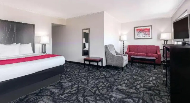 Люкс Ramada by Wyndham Tuscaloosa
