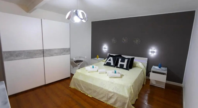 Angel House, Book Hotel Bari Bari Province