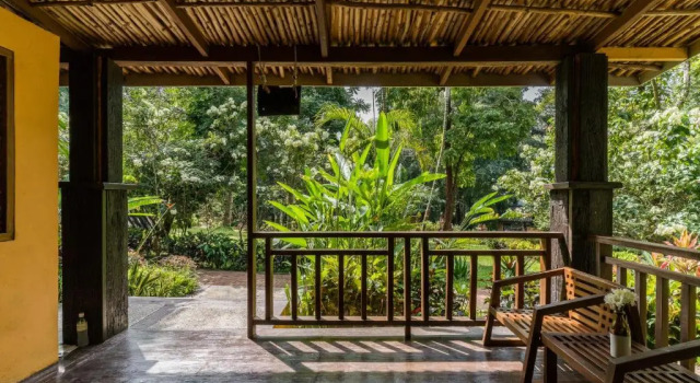 Трёхместный номер Deluxe Home Phutoey River Kwai Hotspring & Nature Resort