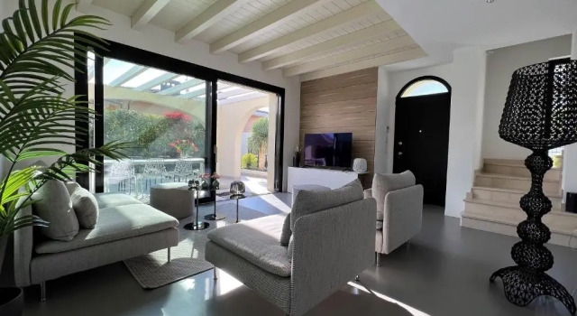 Ferienhaus Casa sulle colline di Barcuzzi pool, garden and barbecue, Забронировать Дом для отпуска Отели озера Гарды с парковкой, Парковка
