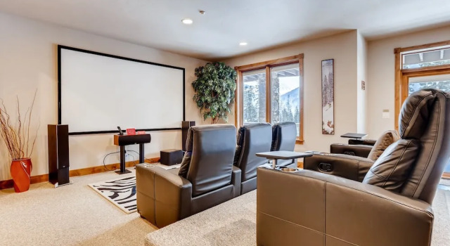 Opulent Breck Haven: Theater, Hot Tub, Billiards 7 Bedroom Home, Buchen Sie Ferienhaus Blue River 