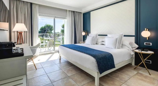 Двухместный номер Deluxe с частичным видом на море Sarena de Muro Resort Mallorca, part of Destination by Hyatt