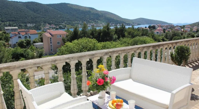 Апартаменты с 2 комнатами с видом на море Apartments Stari Šibenik