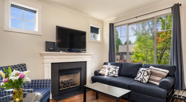Seattle Vacation Home: The Parsonage, Забронировать Дом для отпуска Виллы Сиэтла, рядом с Баптистская церковь Горы Сион, Вилла