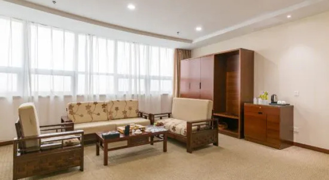 Люкс Business Jinan Xinfu Xiangyun Hotel
