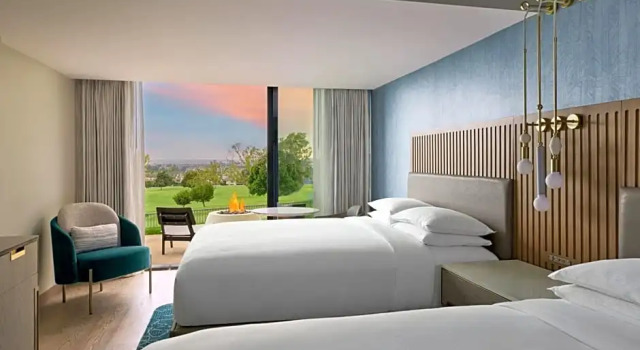 Четырёхместный номер Standard Цокольный этаж с видом на поле для гольфа VEA Newport Beach, a Marriott Resort & Spa