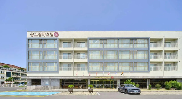 Shin Shin Hotel Jeju City, Забронировать Отель Jeju City Чеджу, рядом с Храм Хынрёнса