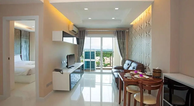 Двухместный номер Deluxe с балконом Royal Grand Pattaya