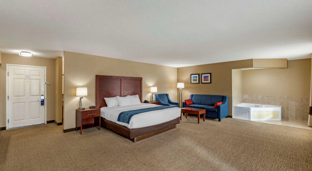 Двухместный номер Standard Comfort Inn & Suites Jackson - West Bend
