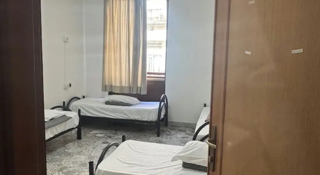 Bett im Wohnheim Hello Naples
