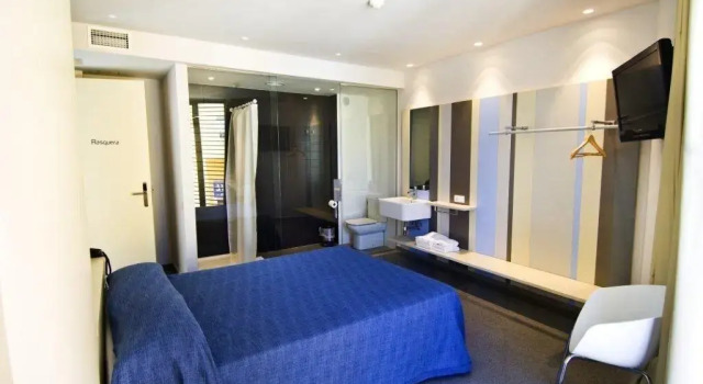 Hostal La Creu, Reservar Hotel Mora d'Ebre Tarragona Province