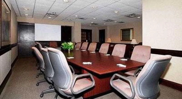 Quality Hotel & Suites Central, Book Hotel Cincinnati 