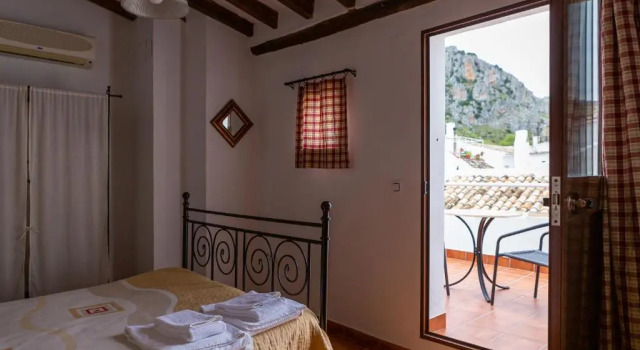 Casa Rural Ademaira - Vista Torre, Book Hotel Zuheros Madrid