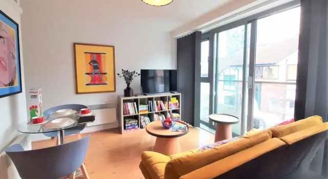 Contemporary 1 Bedroom Apartment - Mailbox, Varaa Huoneisto Asunnot kohteessa Merseyside, Huoneisto
