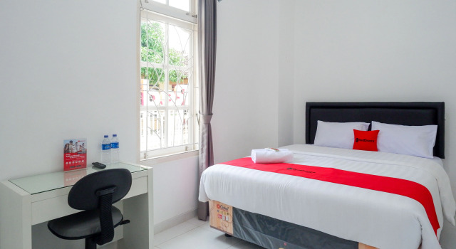 RedDoorz Syariah at Jalan Godean, Book Hotel Godean Yogyakarta Province