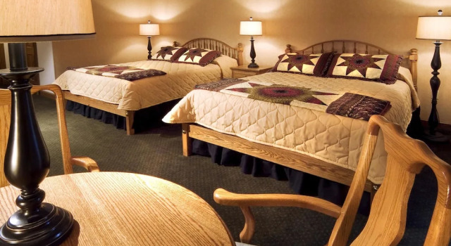 Четырёхместный номер Standard с балконом Carlisle Inn Walnut Creek