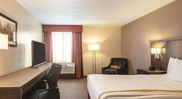 Номер Standard La Quinta Inn by Wyndham Vancouver Airport