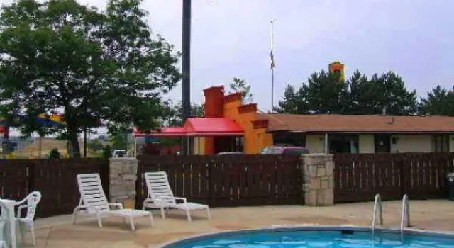 Кровать в общем номере A Victory Inn - Roseville