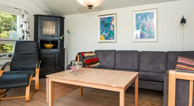 Welcoming Holiday Home in Henne With Barbecue, Book Hotel 3-stjernede hoteller i Henne, 3*