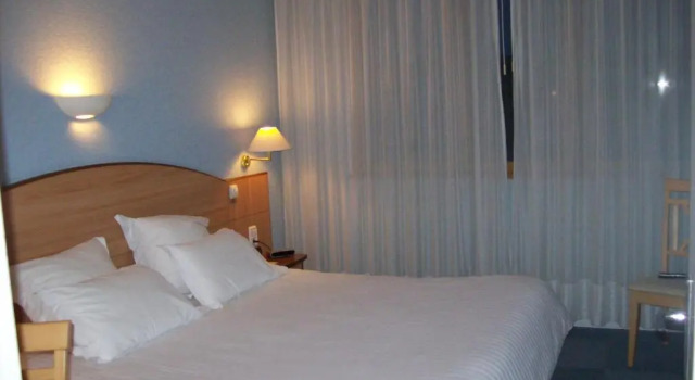 Номер Classic Logis Hôtel la Maison Carrée