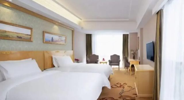 Vienna Hotel (Lingshan Liufengshan Pedestrian Street), Book Hotel Lingshan Guangxi