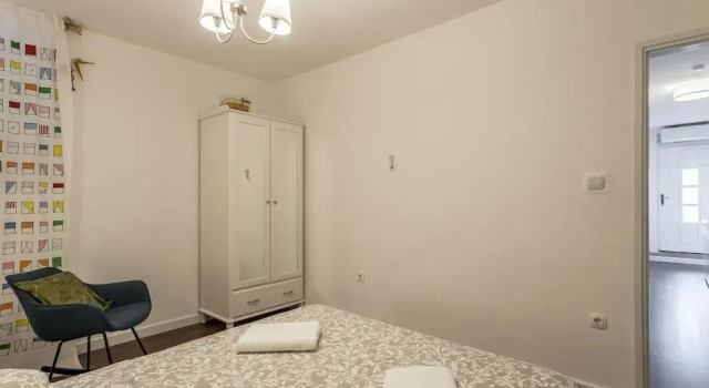 Hola Apartment, Prenota Appartamento Hotel a Croatian Islands con parcheggio, Parcheggio