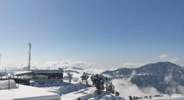 Camp Awara Kanatal, Rezervovat Hotel Kanatal Uttarakhand