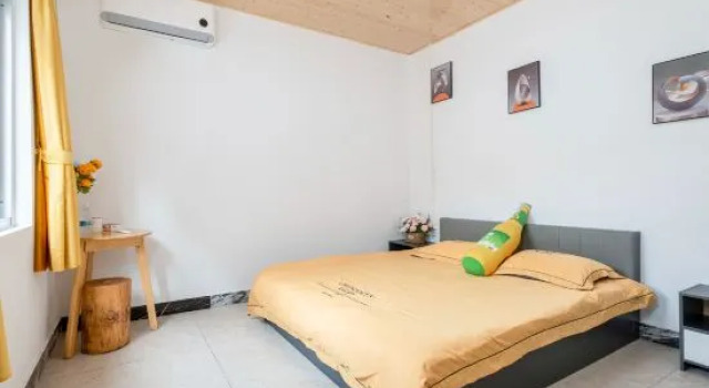 Семейный люкс с 2 комнатами с видом на внутренний двор Banyan Tree Courtyard Homestay (Beihai Yintan Branch)