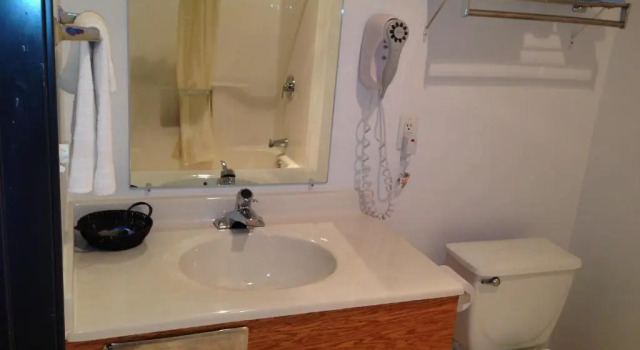 Номер Standard Budget Host Caribou Inn