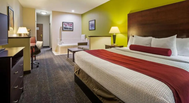 Номер Standard Best Western Plus Mansfield Inn & Suites