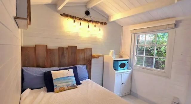 Coastal Cosy Cabin With hot tub