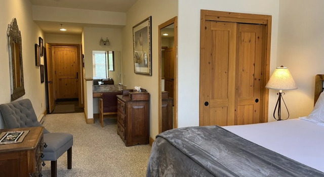 Bear Creek Lodge 209 3 Bedroom Condo by Alpine Lodging Telluride