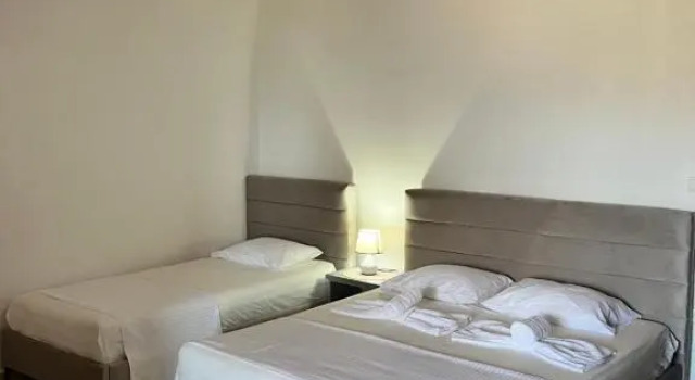 Hotel Moscopole, Забронировать Отель Отели в центре Ксамил, в центре