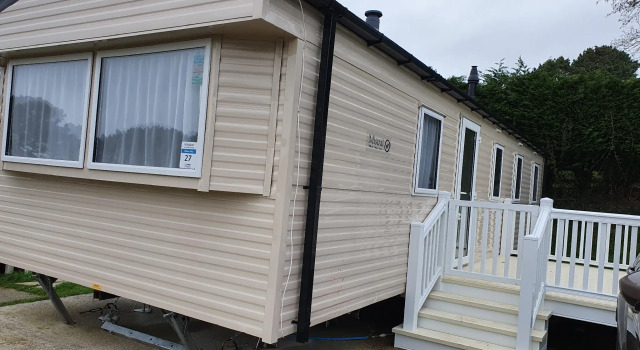 3 Bedroom Caravan, Sleeps 8, at Parkdean Newquay Holiday Park, Varaa Lomakoti Mökit kohteessa Merseyside, Mökki
