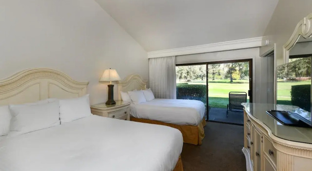 656 S At Silverado 1 Bedroom Condo by RedAwning