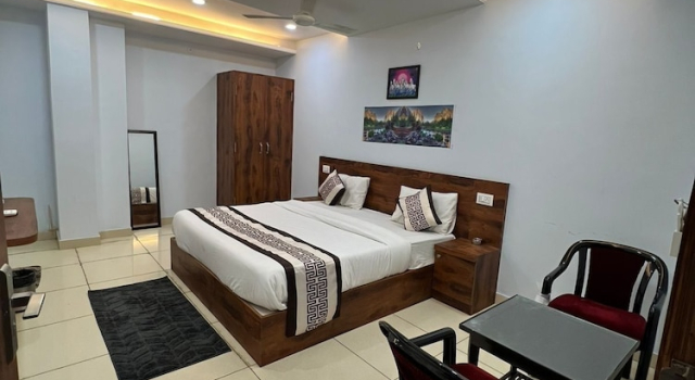 Hotel RK palace near airport, Забронировать Отель Отели штата Раджастхана с парковкой, Парковка