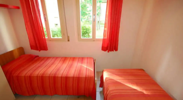 Cozy Villa in Lignano Pineta, Book Villa Hoteller i Friuli Venezia Giulia med parkering, Parkering