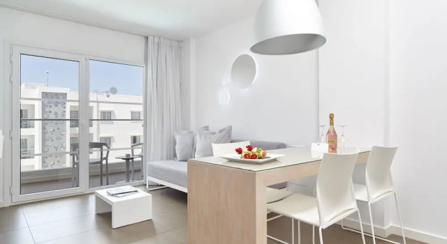 Полулюкс с видом на бассейн Ibiza Sun Apartments