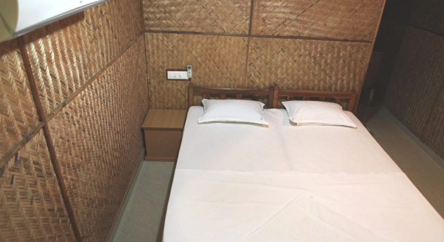 Savithri Inn Bamboo Cottages & Resorts