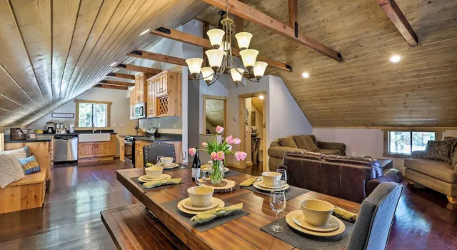 Коттедж Truckee Family Home, Walk to Lake + 5 Mi to Skiing