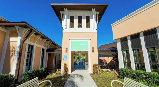 Chic 4BR With Pool, Game Room & Mickey Rooms, Book Feriehus Villaer i Florida, Villa
